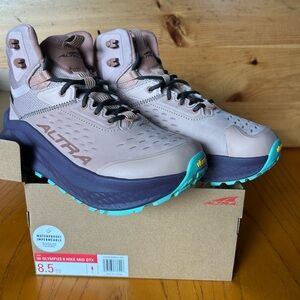Altra Women's Olympus 5 Hike Mid GTX, Waterproof